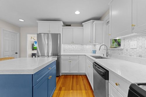 73-73 Pleasant St, Milton, MA, 02186-4515 | Card Image
