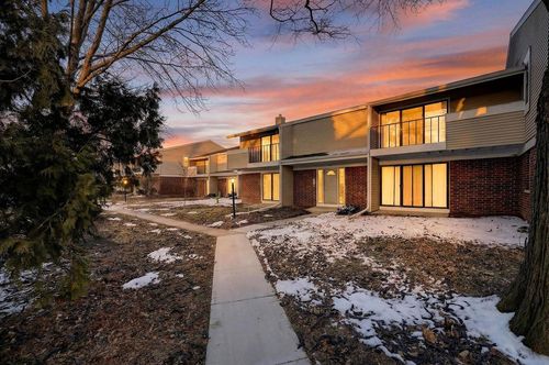 4-5542 Century Avenue, Middleton, WI, 53562 | Card Image