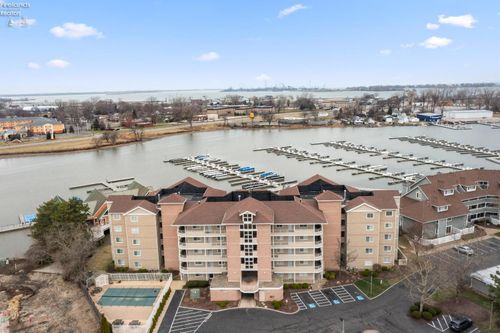 42 Marina Point Dr, Sandusky, OH, 44870-6508 | Card Image