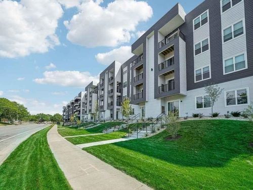 2039 E Springs Dr, Madison, WI, 53704-7443 | Card Image