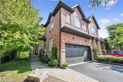 33-300 Ravineview Way, Oakville, ON, L6H7J1 | Card Image