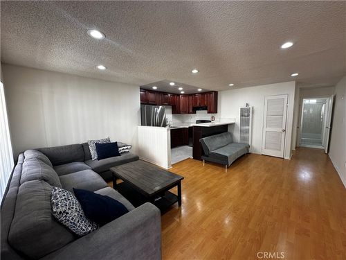 apt-2-801 E Chestnut St, Glendale, CA, 91205-1888 | Card Image