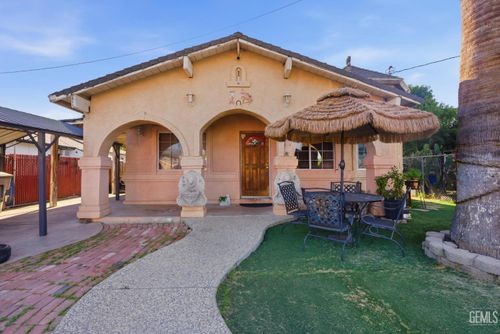 381 B St, Arvin, CA, 93203-1125 | Card Image