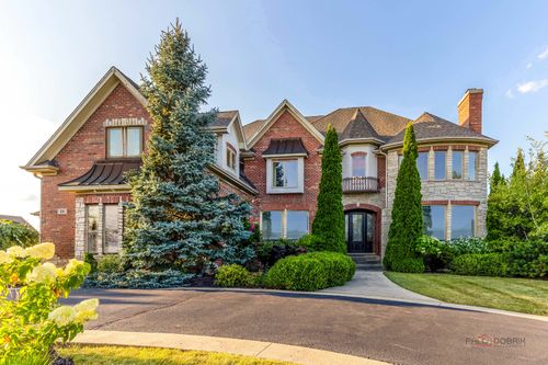 26 E Peter Ln, Hawthorn Woods, IL, 60047-7510 | Card Image