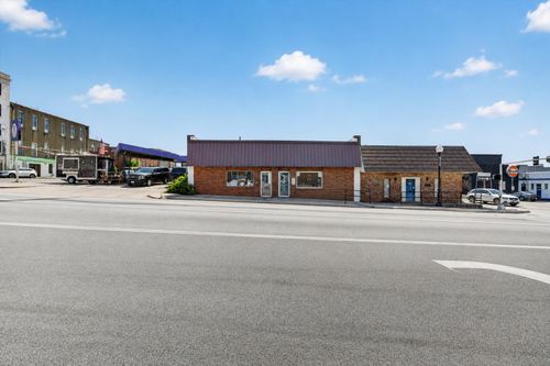 223-221-223 N Locust St, Denton, TX, 76201-4119 | Card Image