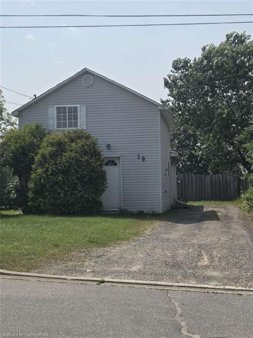 19 Lawrence St, Garson, ON, P3L1J7 | Card Image