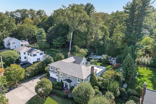 27 Radcliffe Rd, Wellesley, MA, 02482-6604 | Card Image