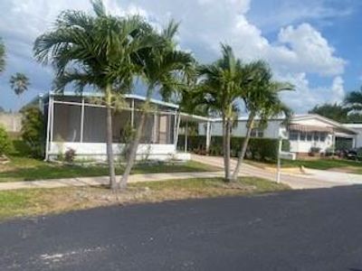 5202 Nw 1st Ave, House other with 2 bedrooms, 2 bathrooms and null parking in Deerfield Beach FL | Image 1