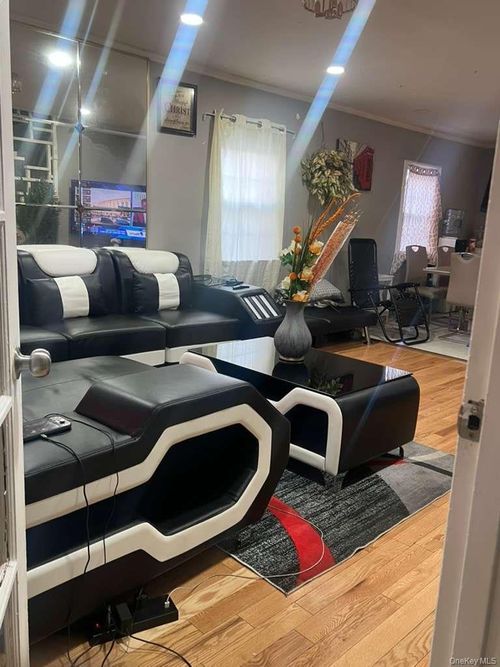 114-67 226th St, Cambria Heights, NY, 11411-1318 | Card Image