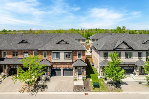 18 Deneb St, Barrie, ON, L4M0K6 | Card Image