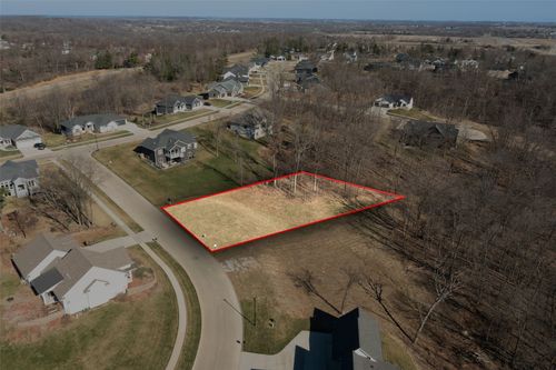 3025 Forrest Meadow Ln, Hiawatha, IA, 52233-8010 | Card Image
