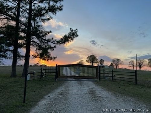 554 N 4206 Rd, Hugo, OK, 74743-6930 | Card Image