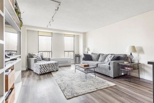 apt-524-33 Pond Ave, Brookline, MA, 02445-7156 | Card Image