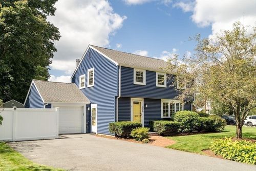 336 Grove St, Medford, MA, 02155-1433 | Card Image
