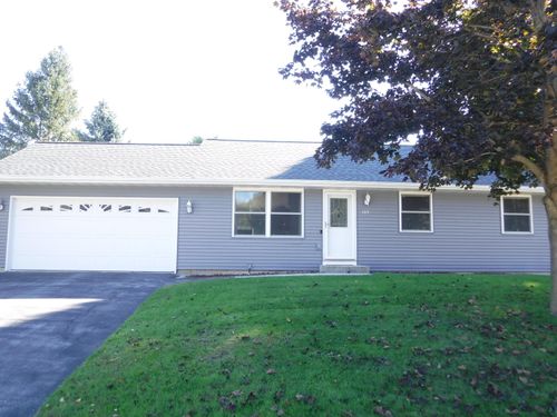 105 Douglas Ct, Saint Nazianz, WI, 54232-3338 | Card Image