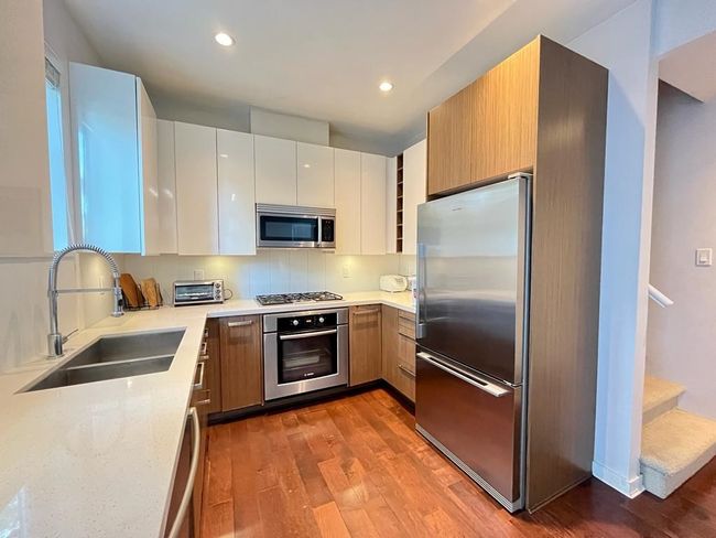 8418 Gladstone Street, Townhouse with 3 bedrooms, 2 bathrooms and 1 parking in Vancouver BC | Image 6