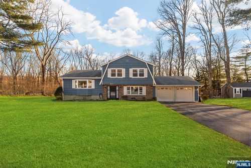 11 Grover St, Succasunna, NJ, 07876-1010 | Card Image