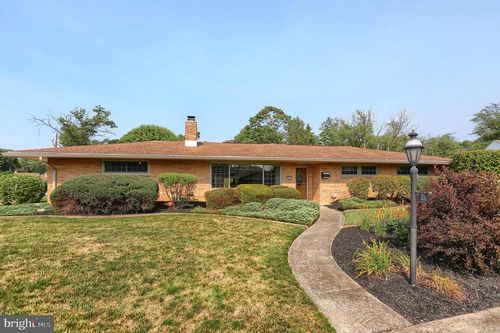 23 Columbia Dr, CAMP HILL, PA, 17011-7636 | Card Image