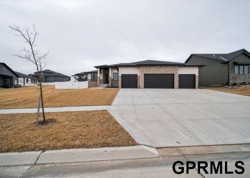 911 N 107th St, Lincoln, NE, 68527-2521 | Card Image