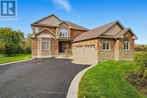 30 Hanover Crt, Whitby, ON, L1N7J2 | Card Image