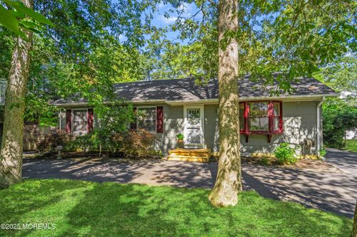 1034 Buccaneer Ln, Manahawkin, NJ, 08050-2070 | Card Image