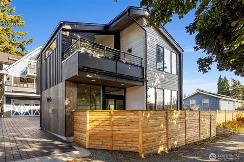 10713 2nd Ave Nw, Seattle, WA, 98177-4807 | Card Image