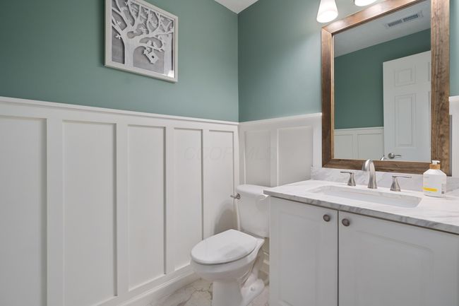 5724 Colts Gate Dr, Condo with 2 bedrooms, 3 bathrooms and null parking in New Albany OH | Image 24