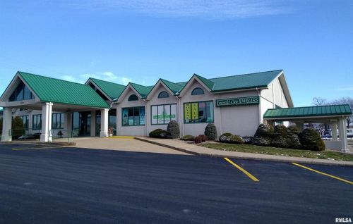 300-3236 Broadway St, QUINCY, IL, 62301-3705 | Card Image