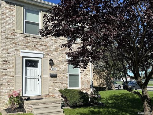 6-29051 E Brittany Ct, Roseville, MI, 48066-2022 | Card Image