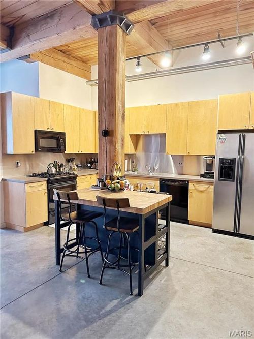 apt-402-1015 Washington Ave, Saint Louis, MO, 63101-1217 | Card Image
