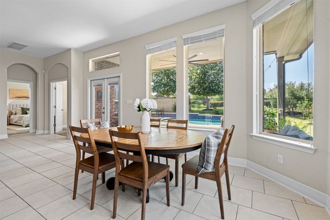 Large dedicated breakfast area | Image 8