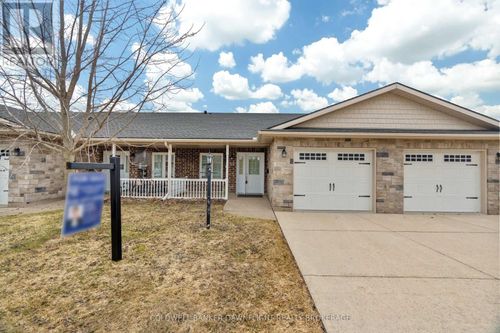 89 Redford Dr, Exeter, ON, N0M1S3 | Card Image