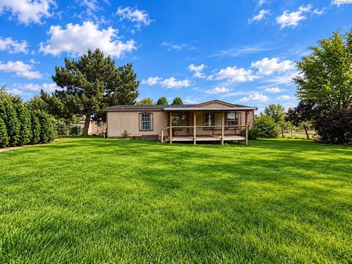 8305 S Missimer Rd, Prosser, WA, 99350-8252 | Card Image