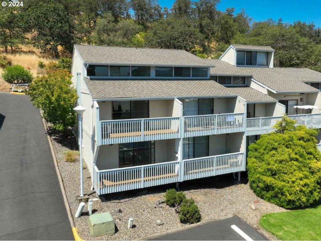 Mountain View Dr, Roseburg, OR 97471