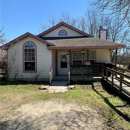 819 S 16th St, Temple, TX, 76501-6150 | Card Image
