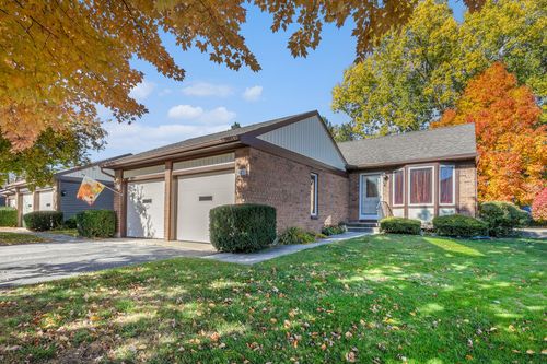 82-2233 Radcliff Cir Se, Grand Rapids, MI, 49546-7725 | Card Image