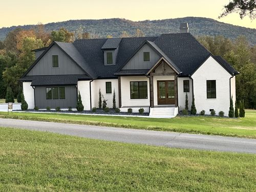 161 Collins Run, Mcminnville, TN, 37110-4685 | Card Image