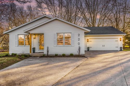 220 Coburn St, Grand Haven, MI, 49417-2000 | Card Image