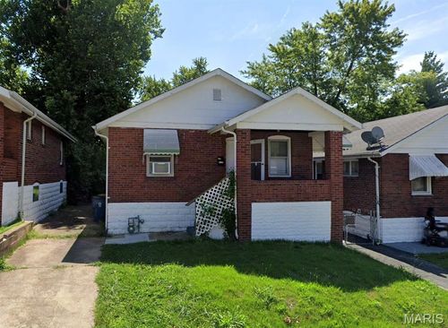 8328 Strathmore Pl, Jennings, MO, 63136-2542 | Card Image