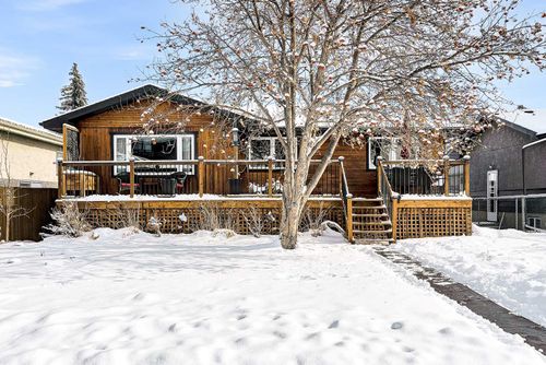 8536 33 Ave Nw, Calgary, AB, T3B1M1 | Card Image