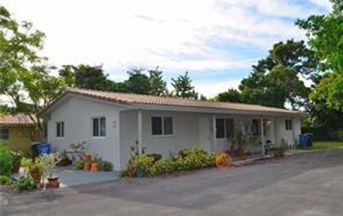 830-830 Ne 38th St, Oakland Park, FL, 33334-2938 | Card Image