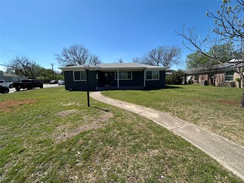 720 Sandell Dr, White Settlement, TX, 76108-2841 | Card Image