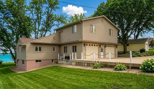 2714 Breezy Heights Dr, Milford, IA, 51351-7352 | Card Image