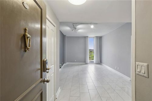 612-3060 Pharr Court North Nw, Atlanta, GA, 30305-2030 | Card Image