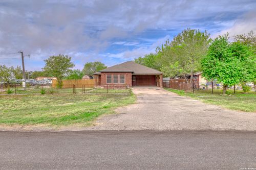2211 Knox St, Uvalde, TX, 78801-3125 | Card Image