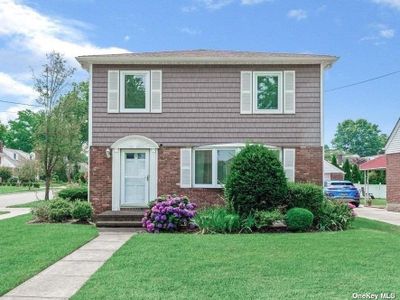 2 Stratford Avenue, House other with 3 bedrooms, 1 bathrooms and null parking in Garden City NY | Image 2