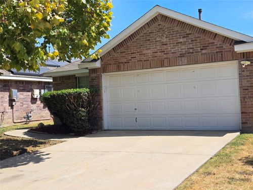8928 Sunny Hollow Dr, Fort Worth, TX, 76179-8120 | Card Image