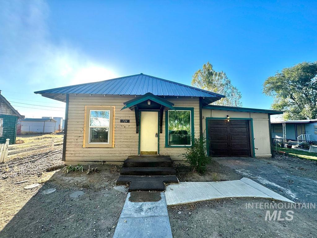 Oak St, Twin Falls, ID 83301