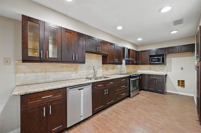 APT-180 - 543 Ranch Trl, Condo with 3 bedrooms, 2 bathrooms and null parking in Irving TX | Image 6
