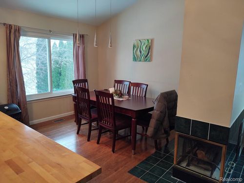 1432 Pond View Ct, Wixom, MI, 48393-1415 | Card Image